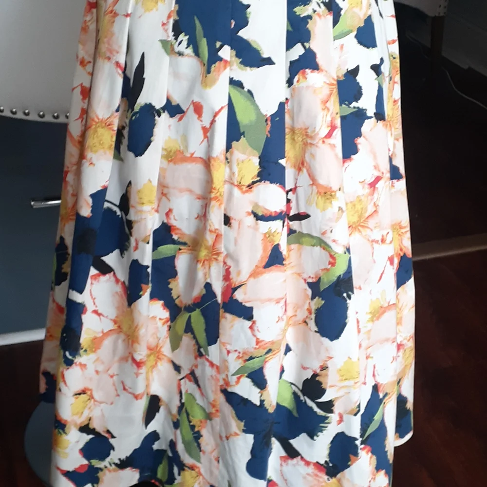 J.crew Cottagecore  fit and flare  floral vneck  dress size 8 - Picture 9 of 17